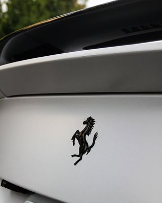 Ferrari F12 Karbon Fiber gövde Kiti F12 Novitec N-largo tarzı ön ve arka tampon tekerlek kemeri F12 ön dudak difüzörü spoyler