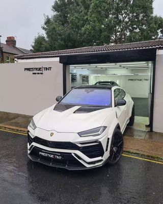 Lamborghini Urus Karbon fiber gövde Kit URUS 1016 tarzı karbon fiber ön dudak difüzörü spoiler kapot tekerlek kemeri