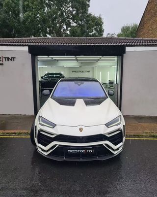 Lamborghini Urus Karbon fiber gövde Kit URUS 1016 tarzı karbon fiber ön dudak difüzörü spoiler kapot tekerlek kemeri
