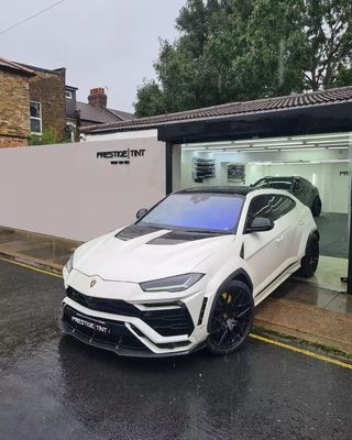Lamborghini Urus Karbon fiber gövde Kit URUS 1016 tarzı karbon fiber ön dudak difüzörü spoiler kapot tekerlek kemeri