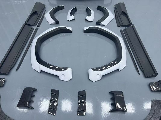 Lamborghini Urus Karbon fiber gövde Kit URUS 1016 tarzı karbon fiber ön dudak difüzörü spoiler kapot tekerlek kemeri
