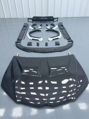Lamborghini Urus Karbon fiber gövde Kit URUS 1016 tarzı karbon fiber ön dudak difüzörü spoiler kapot tekerlek kemeri