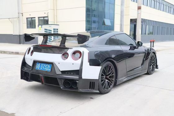 Nissan GTR Karbon fiber gövde Kit GTR r35 2024nismo tarzı yükseltilmiş ön ve arka tampon spoilerleri kaputu koruyucuları