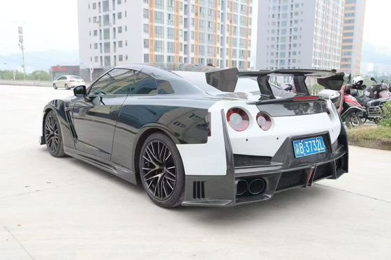 Nissan GTR Karbon fiber gövde Kit GTR r35 2024nismo tarzı yükseltilmiş ön ve arka tampon spoilerleri kaputu koruyucuları
