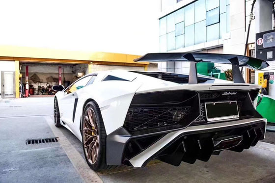 Lamborghini Aventador LP700 Karbon Fiber Bodies Kit Aventador 740SV'ye yükseltilmiş Ön ve Arka Tampon Spoilers
