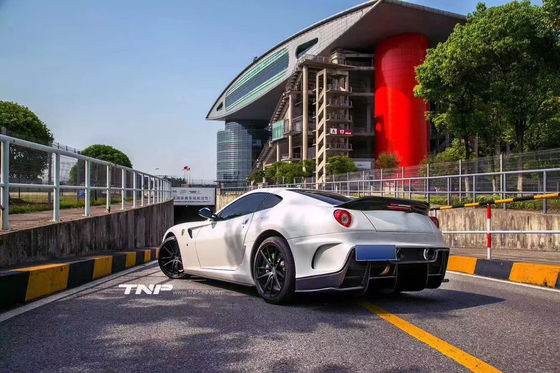 Ferrari 599 Bodies Kit için 599 VORS Upgraded Style Ön ve arka tampon Yan etek Spoiler Karbon Fiber Bodies Kit