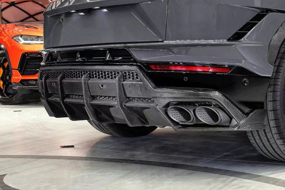 2023-2024 Lamborghini Body Kit URUS Top Style Ön Dudak Diffuser Spoiler Kit