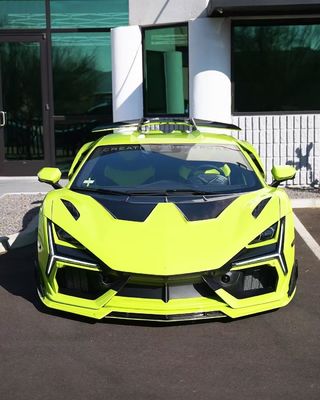 Lamborghini Revuelto Özel vücut kitleri Karbon fiber DUKE tarzı Özel ön difüzör