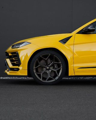 Sarı Lamborghini Urus Body Kit Karbon Fiber Ön Dudak Lüks Araba Diffuser Geniş Vücut Kit
