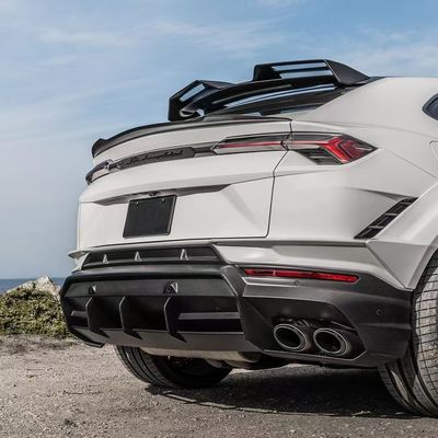 RT URUS SUV Lamborghini için Karbon Vücut Kütesi Ön Dudak Difüzörü Tekerlek Kemeri Geniş Vücut Kütesi
