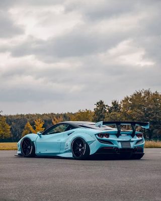 F8 Ferrari Otomatik Beden Kit LB Stili Mavi Karbon Elyafı Spoiler Dudak Geniş Beden Kit Tekerlek kemeri