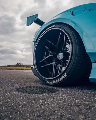 F8 Ferrari Otomatik Beden Kit LB Stili Mavi Karbon Elyafı Spoiler Dudak Geniş Beden Kit Tekerlek kemeri