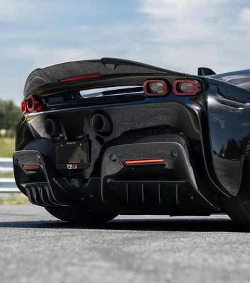 SF90 Ferrari Karbon Fiber Body Kit 1016 Stil Ön Dudak Hava Alımı Siyah Spoiler Fender