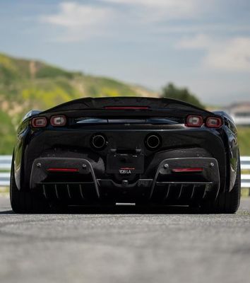 SF90 Ferrari Karbon Fiber Body Kit 1016 Stil Ön Dudak Hava Alımı Siyah Spoiler Fender