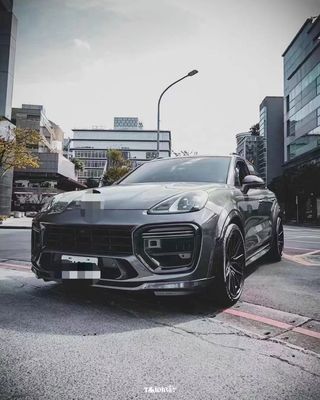 Porsche Cayenne MTR Kuru Karbon Fiber Bodies Kit Ön ve Arka Tamponlar