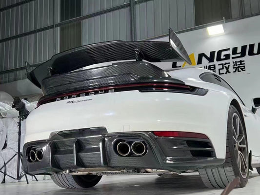 Porsche 911 992 Karbon Fiber Bodies Kit için Otomatik Parçalar 911 992 Yükseltilmiş Bras tarzı Ön Kürek Diffuser Spoiler Body Kit