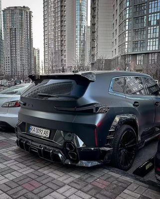 XM Bmw Geniş Vücut Kit Karbon Elyaf Ön Dudak Spoiler Siyah Bmw Yan Etek Tekerlek Kemeri