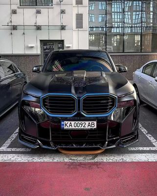 XM Bmw Geniş Vücut Kit Karbon Elyaf Ön Dudak Spoiler Siyah Bmw Yan Etek Tekerlek Kemeri