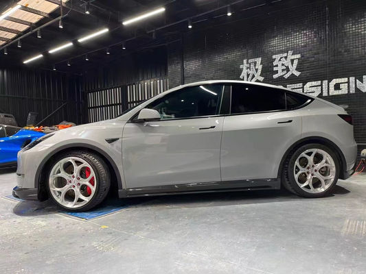 Parlak Beyaz Model Y Geniş Vücut Özel Arka Diffuser Bumper Kuru Karbon Elyaf