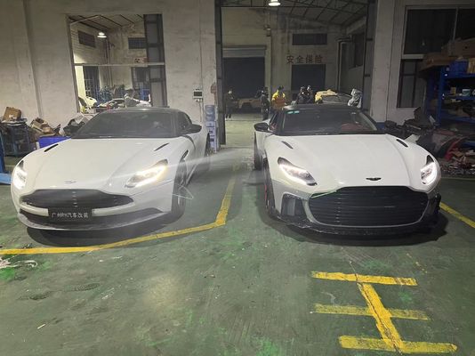 DB11 Aston Martin Geniş Vücut Kütesi Yeşil Bumper Lip Splitter Db11 Body Kit