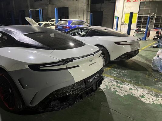 DB11 Aston Martin Geniş Vücut Kütesi Yeşil Bumper Lip Splitter Db11 Body Kit