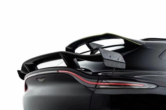 Parlak Siyah Aston Martin Body Kit DBX MSY Tarzı Karbon Fiber Spoiler Wing