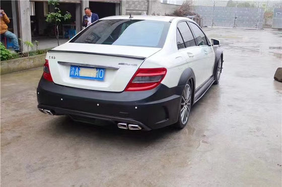 Mercedes W204 C63 Bodies Kit W204 Upgraded Black Series Style Front ve Rear Bumper Hood Widebody Kit için